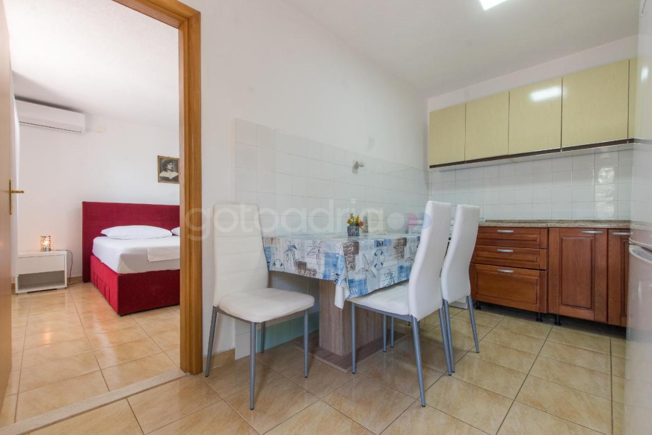 Near The Beach Apartments Jagodia بريلا المظهر الخارجي الصورة